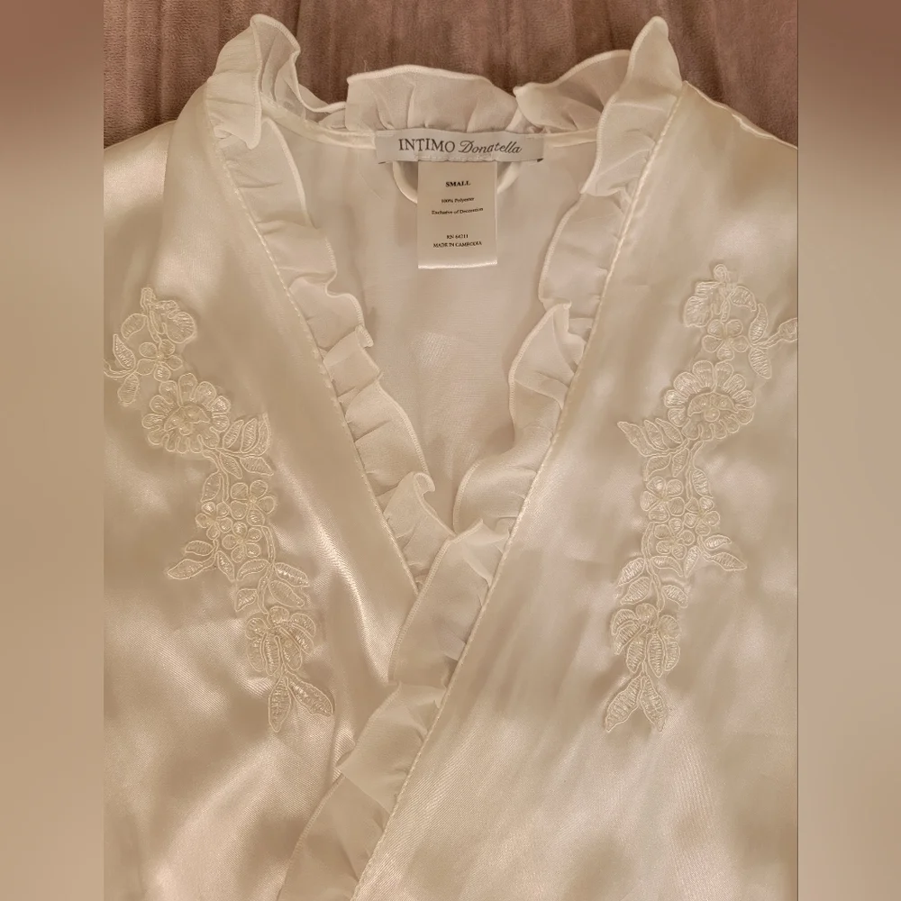 ✨ Luxury White Ivory Robe Size S - Picture 4 of 9